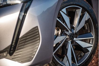 Peugeot 308 1.5BlueHDi EAT8 130Ps